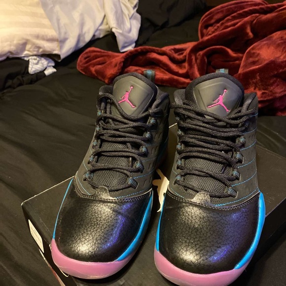 Jordan shoes - Picture 1 of 3